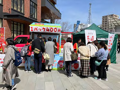 長崎県いちご部会(いちご販売の様子)
